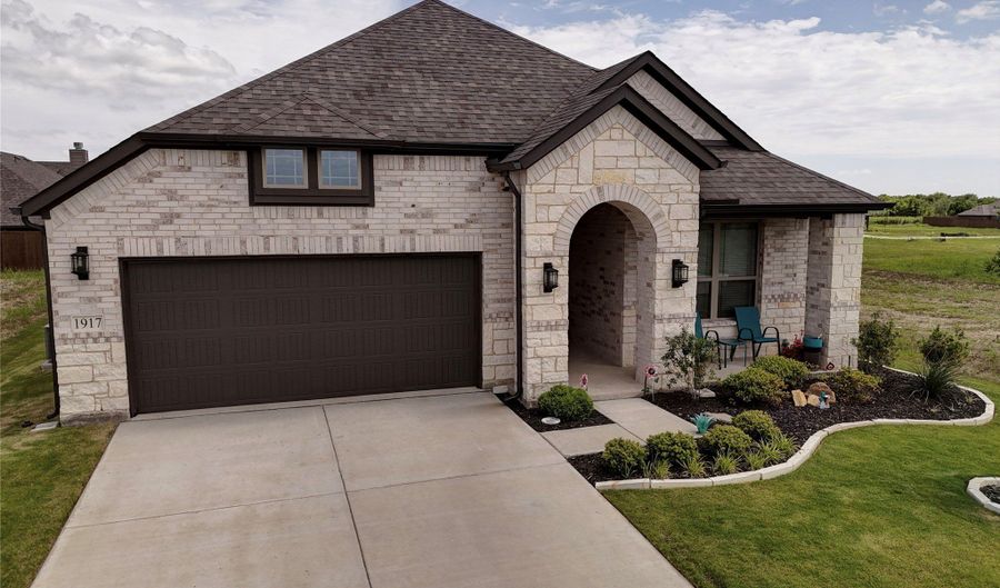 1917 Daybreak Dr, Venus, TX 76009 - 3 Beds, 2 Bath