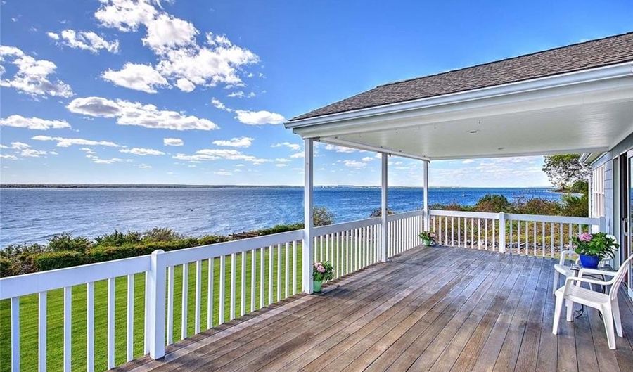 585 Seaside Dr, Jamestown, RI 02835 - 3 Beds, 3 Bath