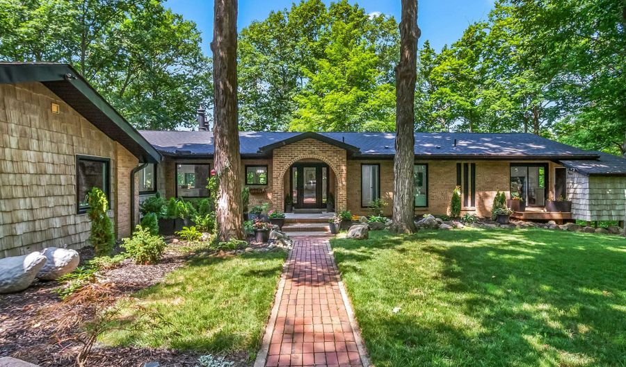 4720 Nirvana Dr, Adrian, MI 49221 - 4 Beds, 4 Bath
