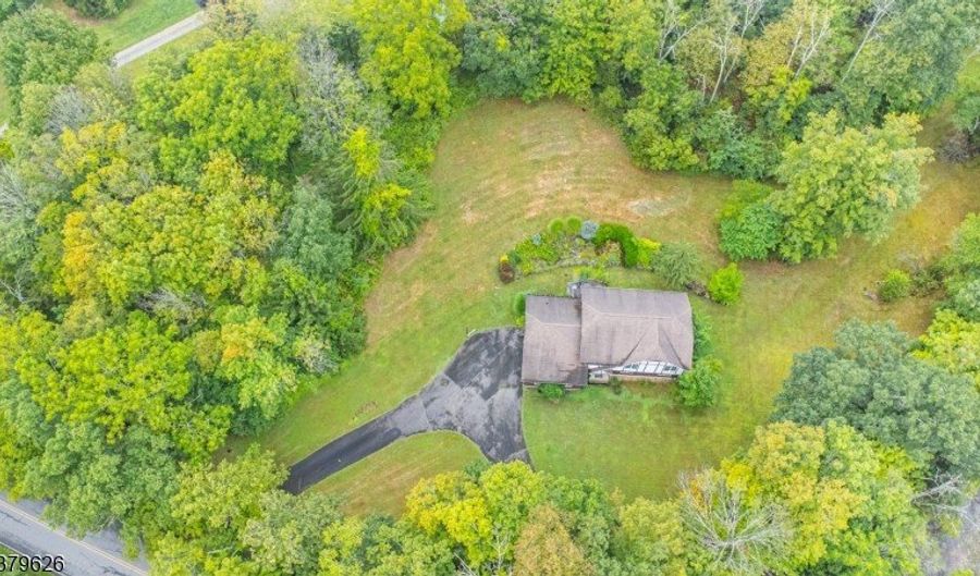 31 Mulford Rd, Andover, NJ 07848 - 3 Beds, 2 Bath