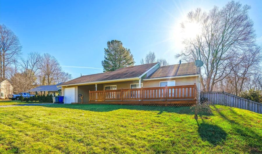 15807 PACIFIC Ct, Bowie, MD 20716 - 3 Beds, 2 Bath