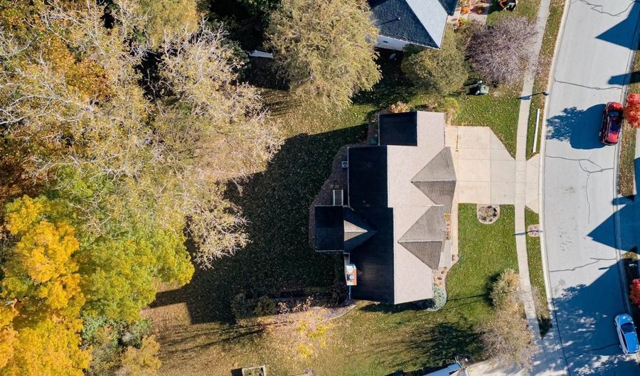 6052 Pine Bluff Dr, Avon, IN 46123 - 4 Beds, 3 Bath