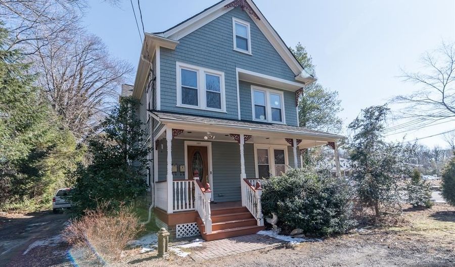 130 Franklin Tpke, Allendale, NJ 07401 - 3 Beds, 2 Bath