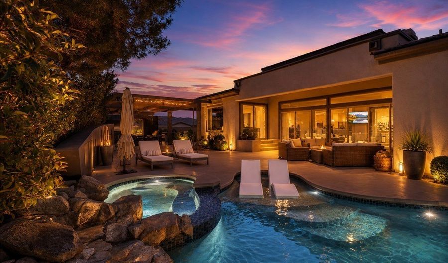 4 Darcy Ct, Henderson, NV 89052 - 4 Beds, 5 Bath