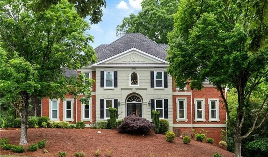790 Thornberry Dr, Alpharetta, GA 30022 - 6 Beds, 7 Bath