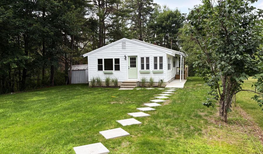 567 Ossipee Trail Trl W, Standish, ME 04084 - 3 Beds, 2 Bath