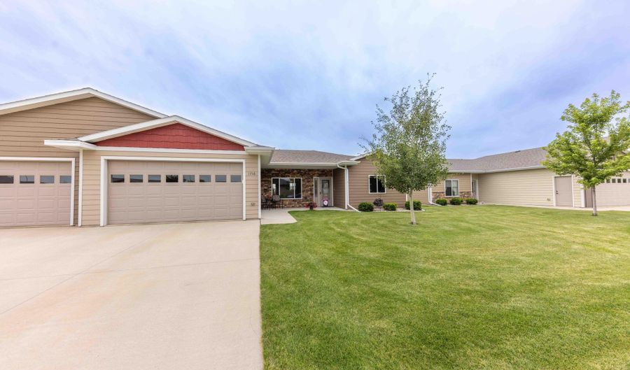 1716 Miller Ln, Aberdeen, SD 57401 - 3 Beds, 2 Bath