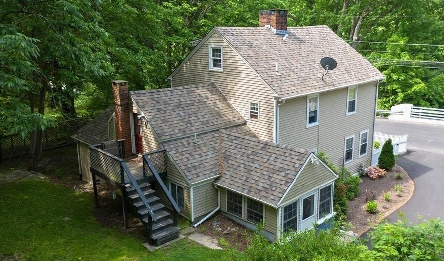 295 Main St, Cranston, RI 02921 - 5 Beds, 3 Bath