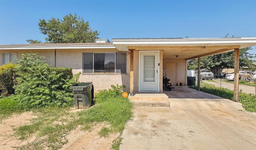 401 N Third St, Carlsbad, NM 88220 - 2 Beds, 1 Bath