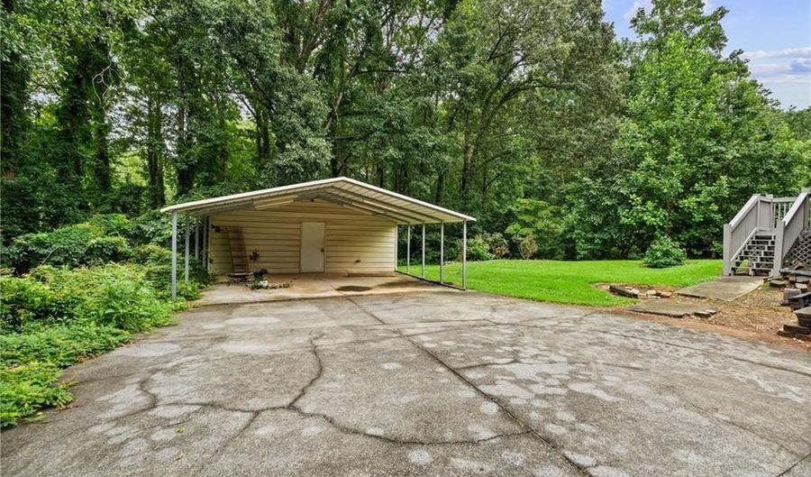 2072 Mcduffie Rd, Austell, GA 30106 - 4 Beds, 4 Bath