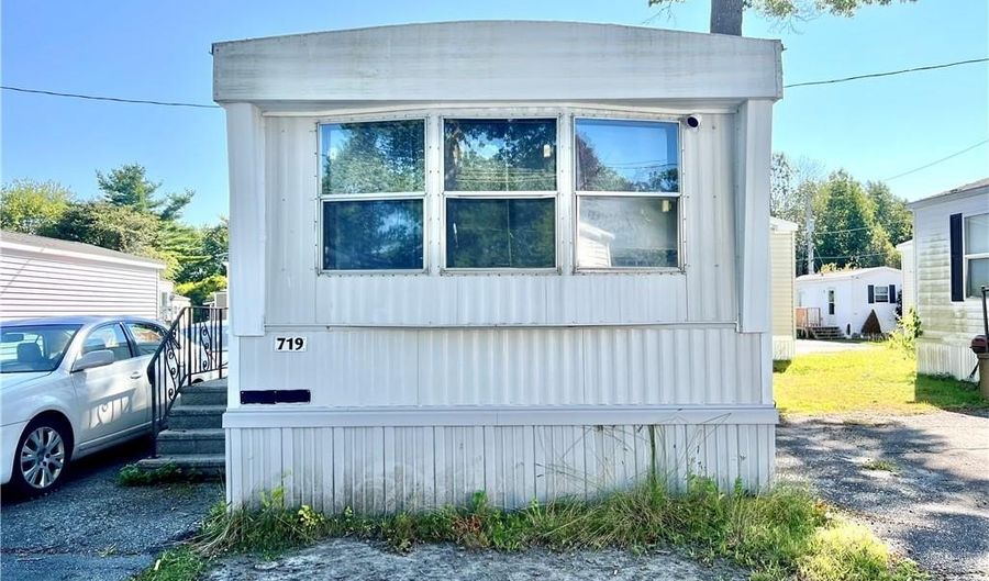 719 Forest Park Ave, Middletown, RI 02842 - 1 Beds, 1 Bath