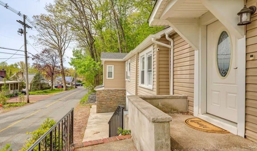 86 Pine Brook Rd, Bayonne, NJ 07035 - 3 Beds, 1 Bath