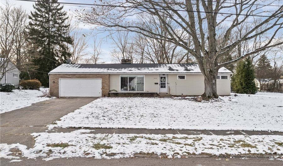 2426 Banbury Rd, Akron, OH 44333 - 3 Beds, 2 Bath