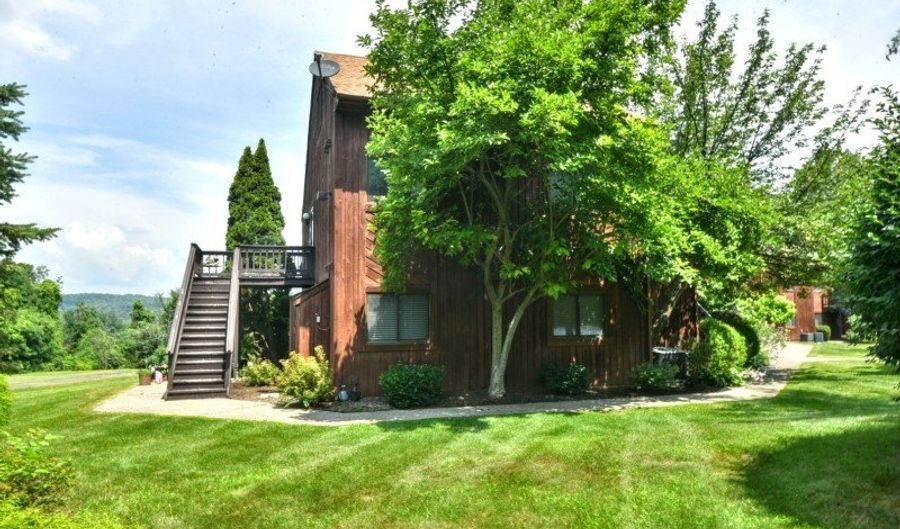 4 Acapulco Princess Pl U8 8, Alloway, NJ 07462 - 3 Beds, 2 Bath