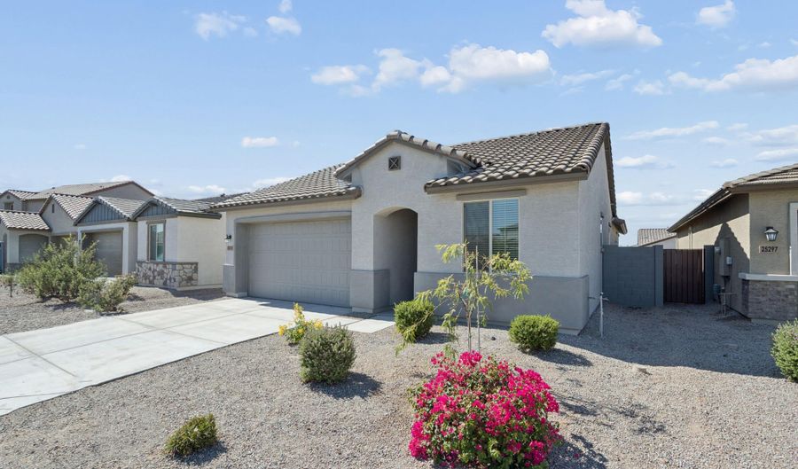 25293 W Wayland Dr, Buckeye, AZ 85326 - 4 Beds, 3 Bath