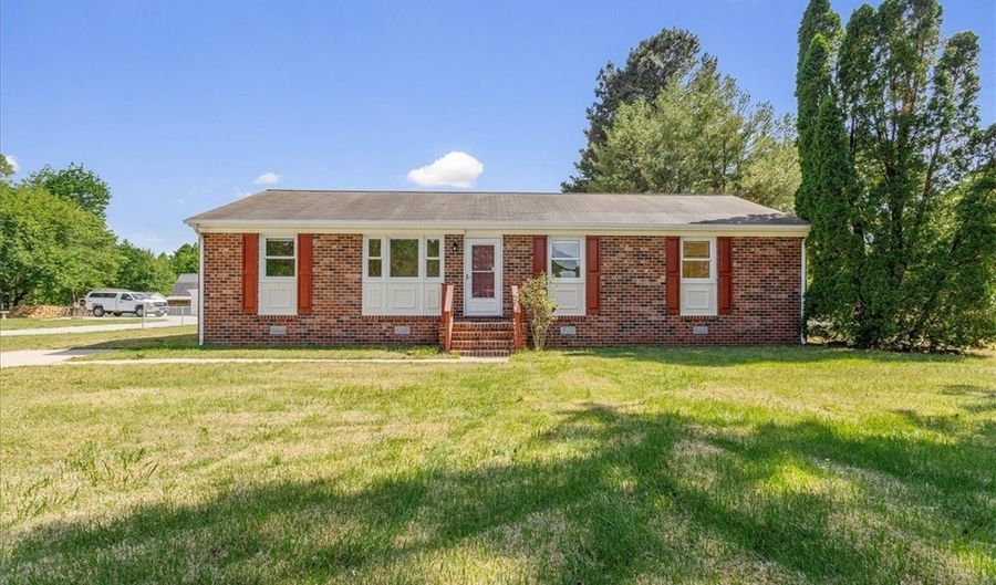 2001 Point Of Rocks Rd, Chester, VA 23836 - 3 Beds, 2 Bath
