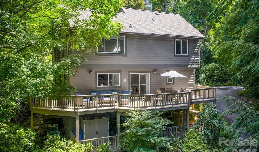 450 Elk Mountain Scenic Hwy, Asheville, NC 28804 - 4 Beds, 3 Bath