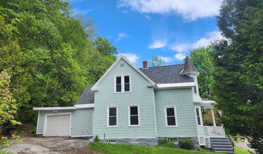 89 Denmark St, Berlin, NH 03570 - 2 Beds, 1 Bath