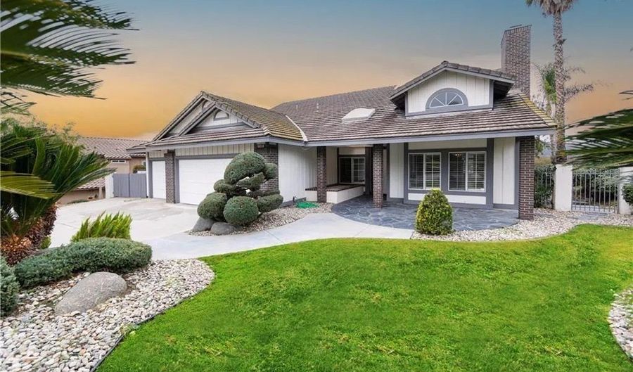 1365 Oak View Way, Escondido, CA 92029 - 4 Beds, 2 Bath