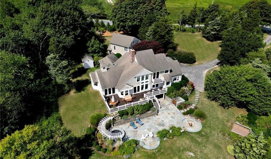 115 Beavertail Rd, Jamestown, RI 02835 - 4 Beds, 5 Bath