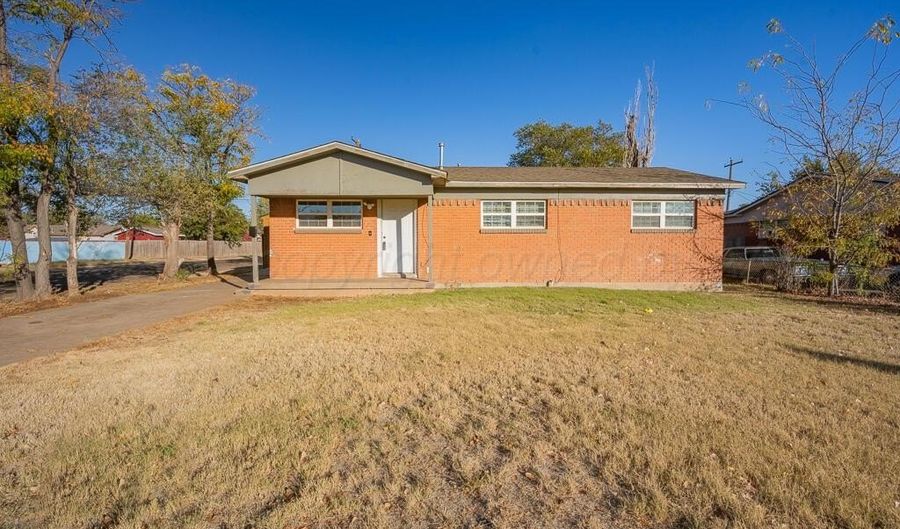 1424 GARDENIA St, Amarillo, TX 79107 - 3 Beds, 2 Bath