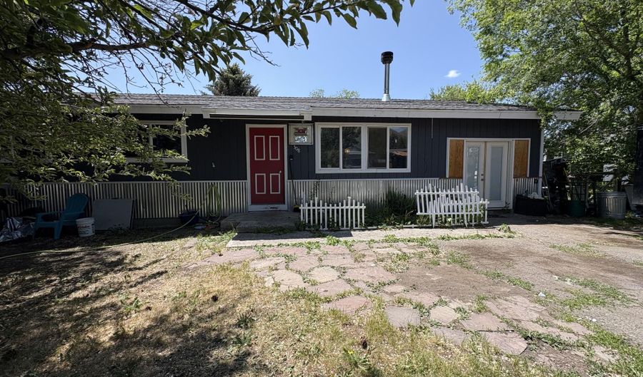 308 S 5TH St, Bellevue, ID 83313 - 4 Beds, 2 Bath
