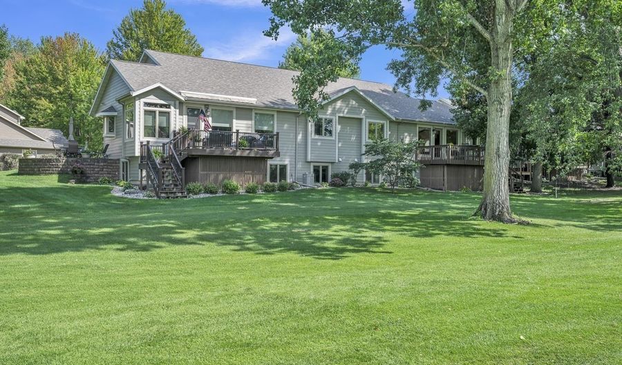 211 Emerald Meadows Dr, Arnolds Park, IA 51331 - 4 Beds, 2 Bath