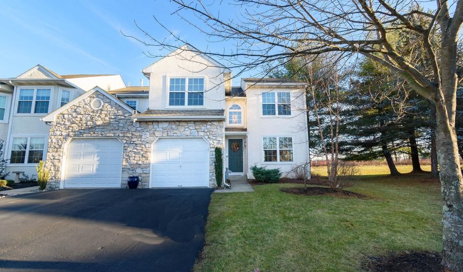 521 DOGWOOD Dr, Ambler, PA 19002 - 3 Beds, 3 Bath