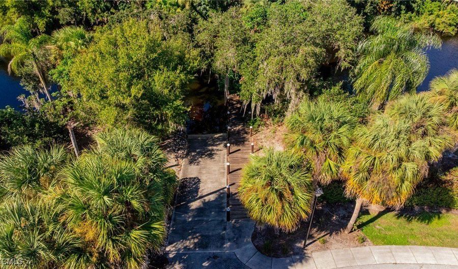 2091 Hickeys Creekside Dr, Alva, FL 33920 - 4 Beds, 2 Bath