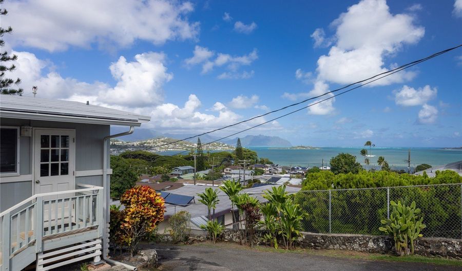 45-138 Kokokahi Pl, Kaneohe, HI 96744 - 5 Beds, 3 Bath