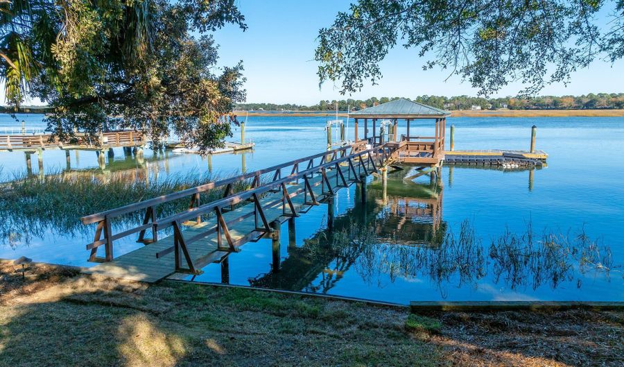 31 Anchorage Way, Beaufort, SC 29902 - 5 Beds, 8 Bath