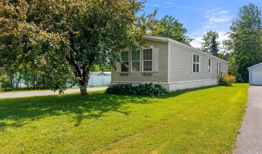 11 E St, Bangor, ME 04401 - 3 Beds, 1 Bath
