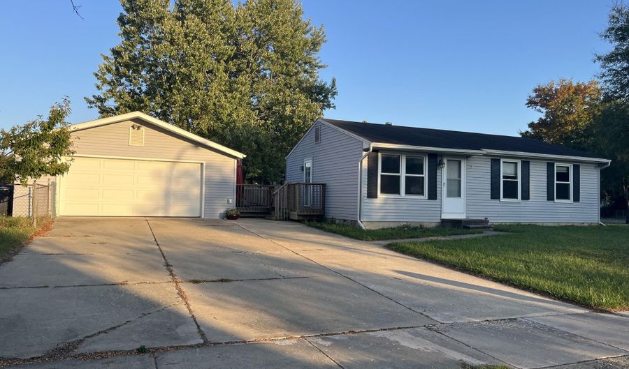2 Trowbridge Ct, Ann Arbor, MI 48108 - 3 Beds, 1 Bath