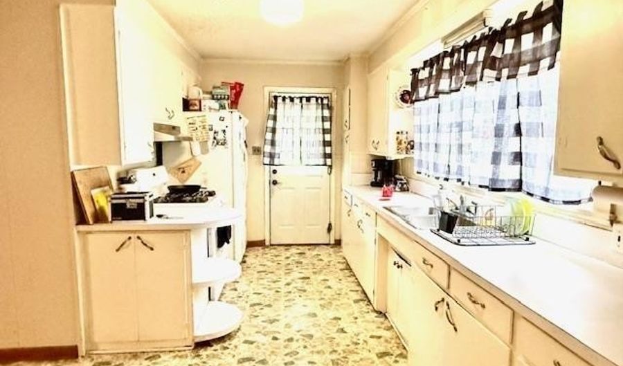 119 N 20th St, Arkadelphia, AR 71923 - 4 Beds, 2 Bath