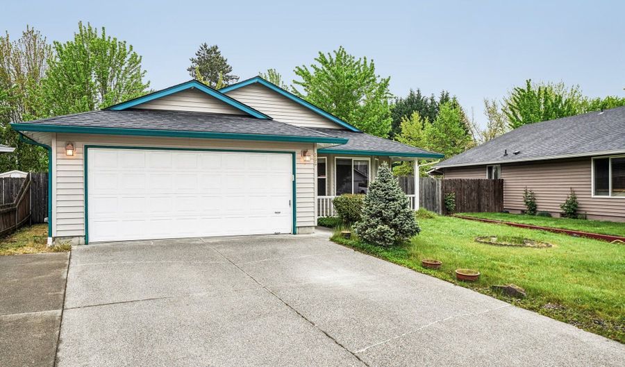 308 SE 9TH St, Battle Ground, WA 98604 - 3 Beds, 2 Bath