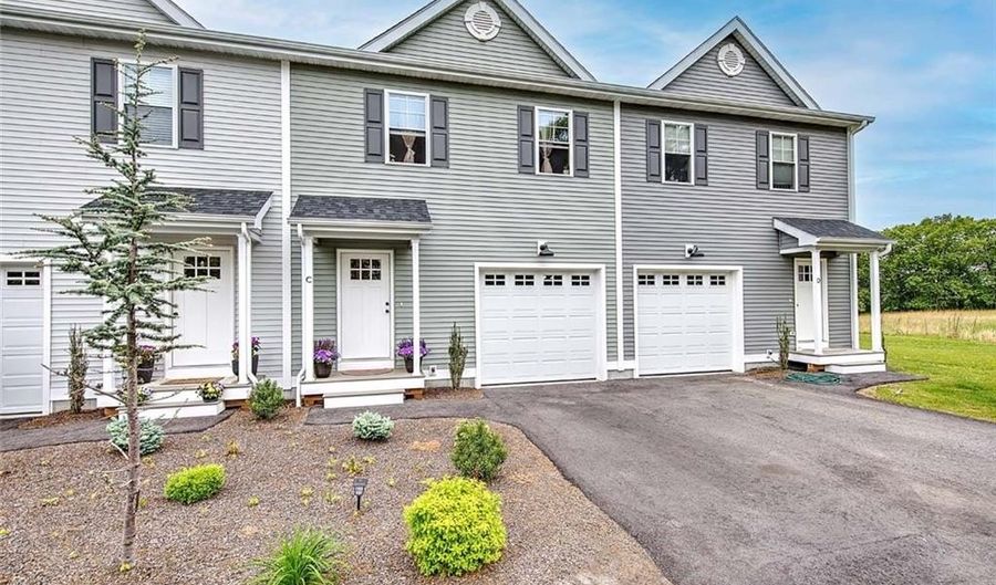 1485 Lonsdale Ave C, Lincoln, RI 02865 - 2 Beds, 2 Bath
