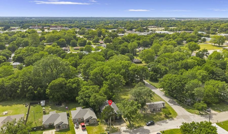 1005 F St SW, Ardmore, OK 73401 - 3 Beds, 2 Bath