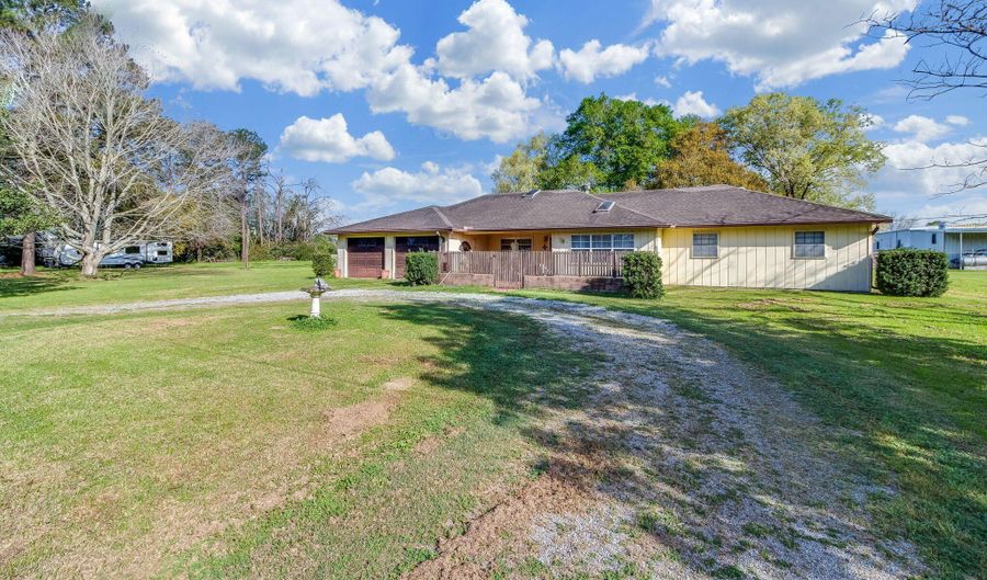 3101 Donna Rd, Abbeville, LA 70510 - 3 Beds, 2 Bath
