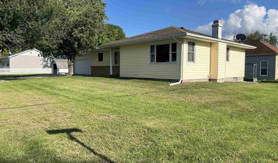 904 D Ave E, Albia, IA 52531 - 3 Beds, 2 Bath