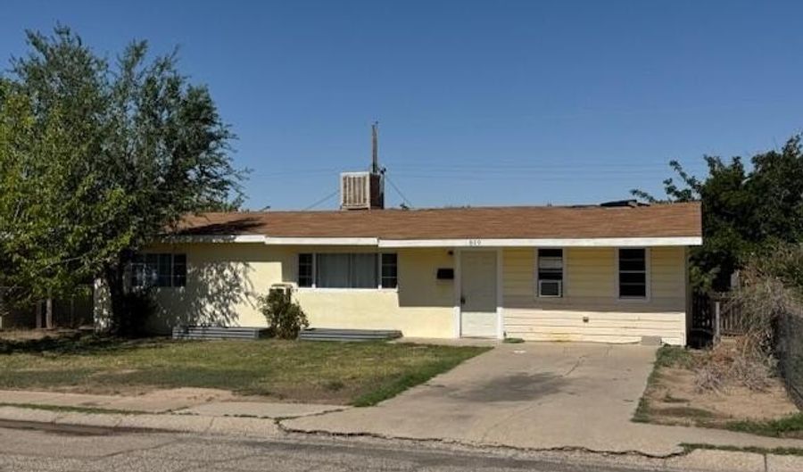 809 Spruce Ave, Alamogordo, NM 88310 - 3 Beds, 2 Bath