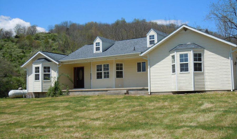 369 Gum Cove Rd, Buckeye, WV 24924 - 3 Beds, 2 Bath