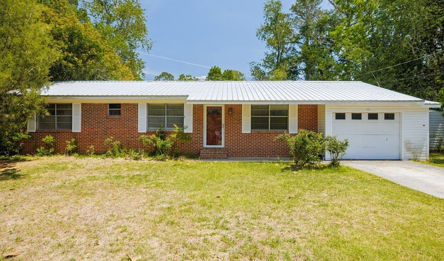 203 Magnolia Dr, Adel, GA 31620 - 3 Beds, 2 Bath