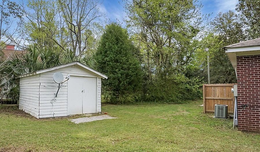 116 Magnolia St, Bonneau, SC 29431 - 3 Beds, 1 Bath