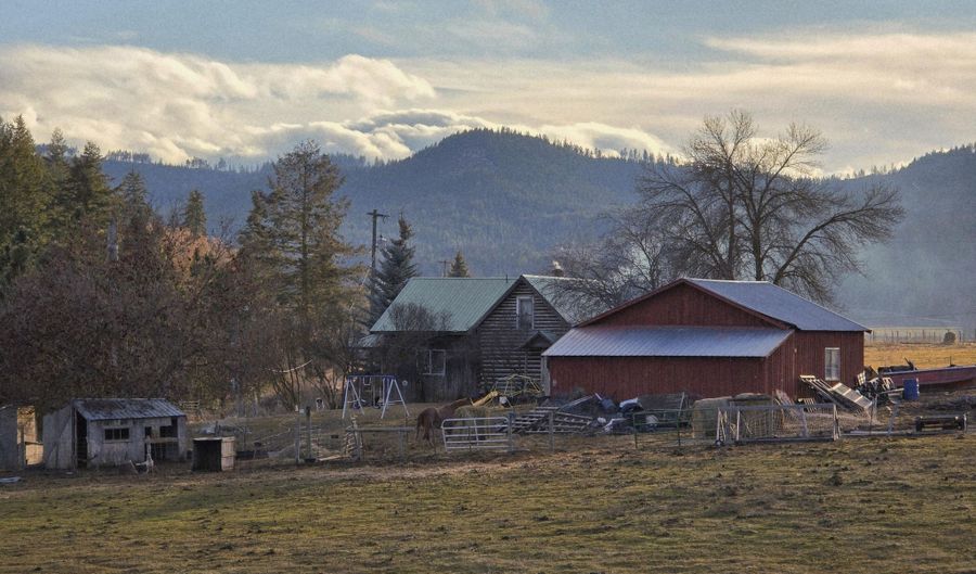 2477 CEDONIA ADDY Rd, Addy, WA 99101 - 3 Beds, 1 Bath
