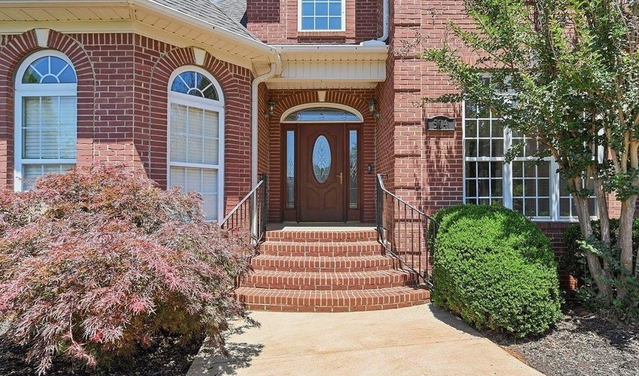 504 Kiowa Dr, Boiling Springs, SC 29316 - 4 Beds, 3 Bath
