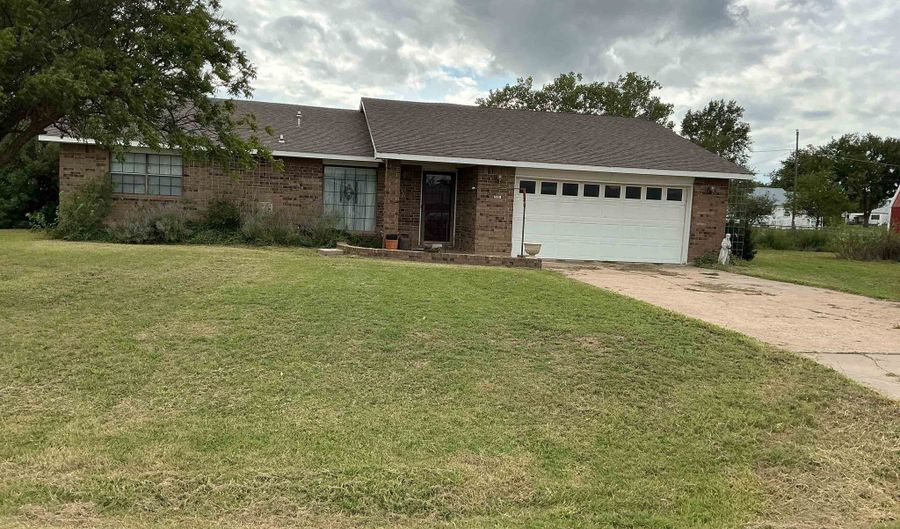 515 S Adams St, Arnett, OK 73832 - 3 Beds, 2 Bath