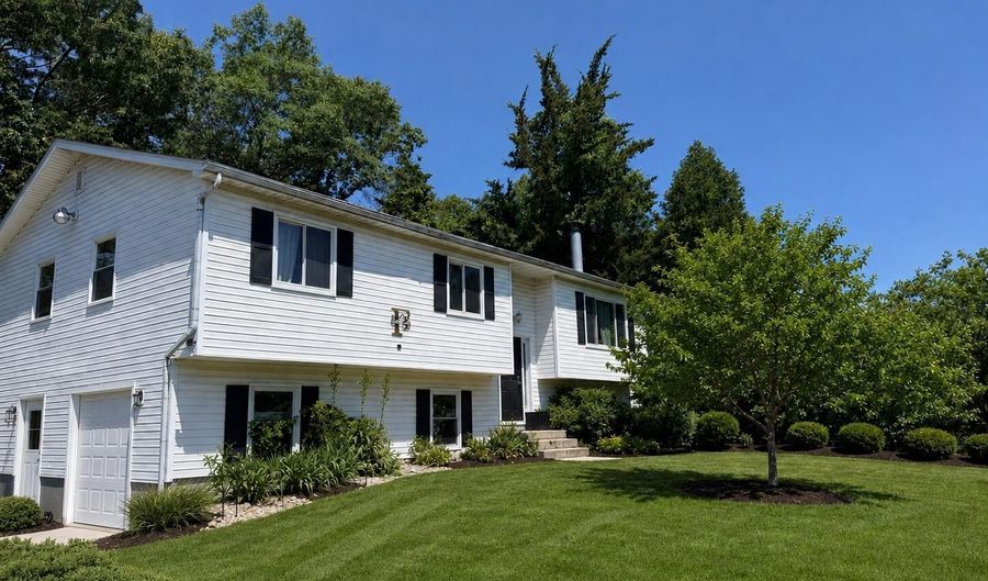 18 Pelican Dr, Bayville, NJ 08721 - 4 Beds, 3 Bath