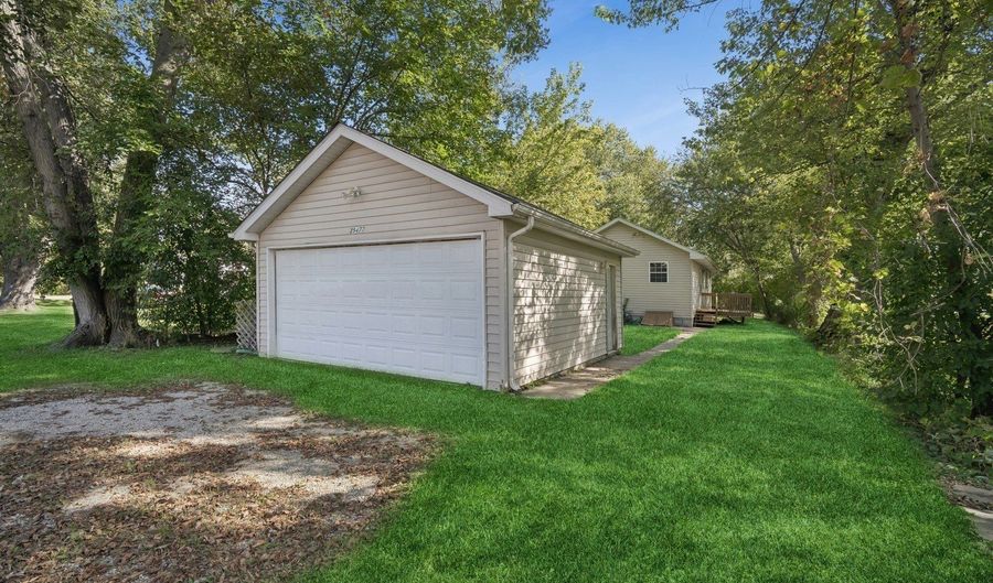 39477 N Hickory Ave, Antioch, IL 60002 - 3 Beds, 1 Bath