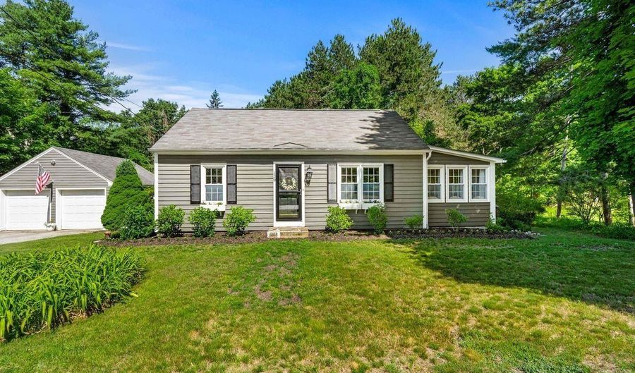 129 Bedford Center Rd, Bedford, NH 03110 - 3 Beds, 1 Bath
