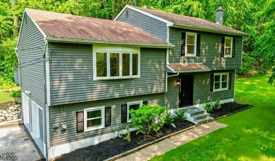 53 Cedar Ridge Dr, Alloway, NJ 07462 - 4 Beds, 3 Bath